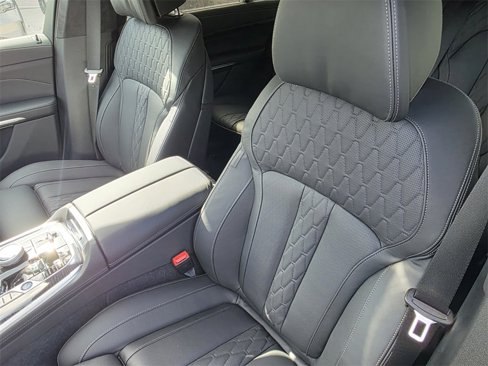 New 2026 BMW X7 M60i image 8