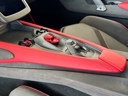 Used 2024 Lamborghini Revuelto image 14
