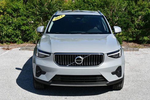 Used 2024 Volvo XC40 B5 Plus image 9