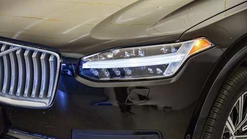 Certified 2025 Volvo XC90 B6 Plus image 9