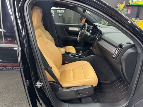Used 2019 Volvo XC40 T5 Momentum image 20