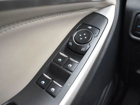 Used 2023 Ford Explorer XLT w/ Equipment Group 202A image 21