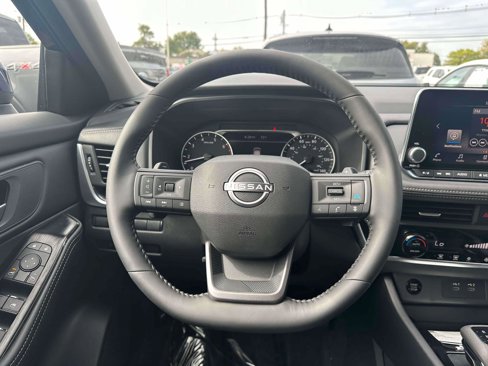 Used 2026 Nissan Rogue SV image 13