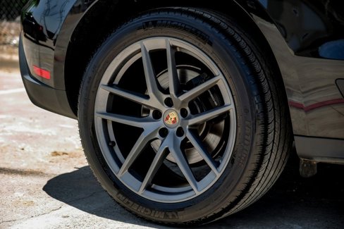 Used 2024 Porsche Macan w/ Premium Plus Package image 60