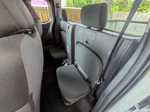 Used 2025 Nissan Frontier SV image 36