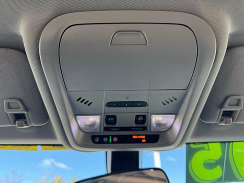 Used 2018 Chevrolet Equinox LT w/ Sun & Infotainment Package image 15