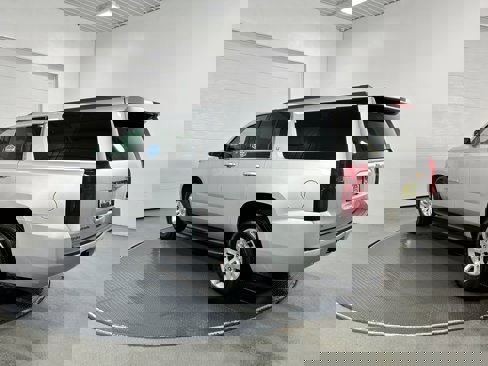 Used 2020 Chevrolet Suburban LT image 20