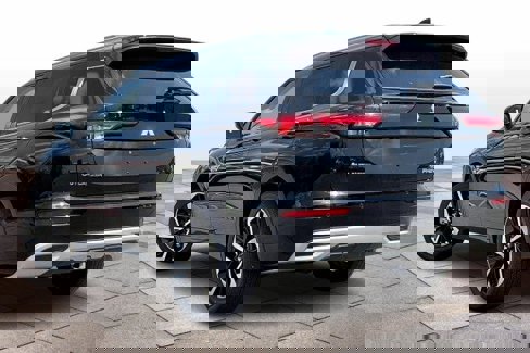 New 2025 Mitsubishi Outlander SEL image 3