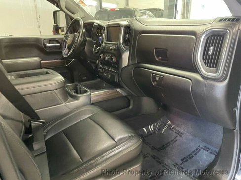 Used 2020 Chevrolet Silverado 1500 LT Trail Boss w/ Midnight Edition image 24