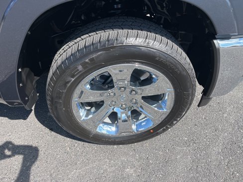 New 2026 RAM 1500 4x4 Crew Cab image 11