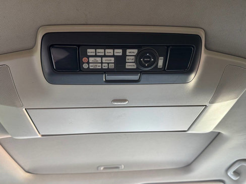 Used 2015 Honda Odyssey Touring Elite image 11