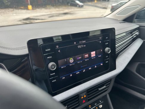 Used 2025 Volkswagen Jetta SE image 21
