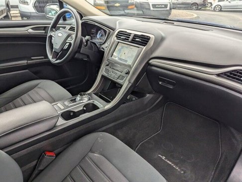Used 2020 Ford Fusion SE image 31