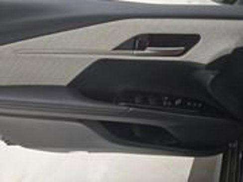 Used 2025 Toyota Camry XLE image 7