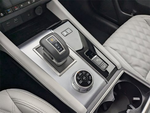 New 2025 Mitsubishi Outlander SEL image 21