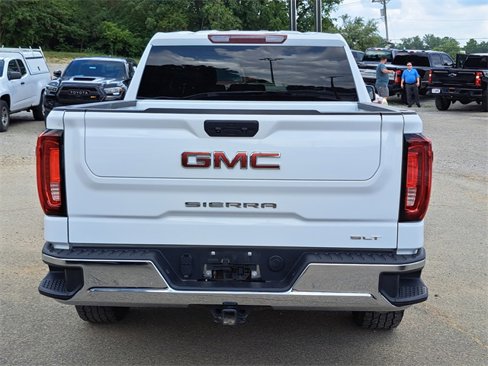 Used 2024 GMC Sierra 1500 SLT image 4
