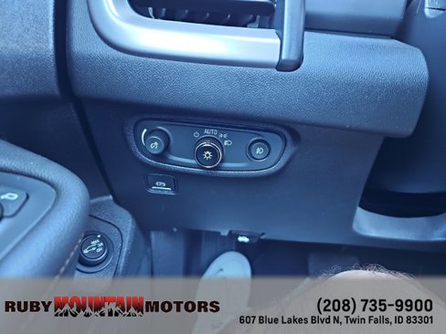 Used 2023 GMC Terrain AT4 image 16