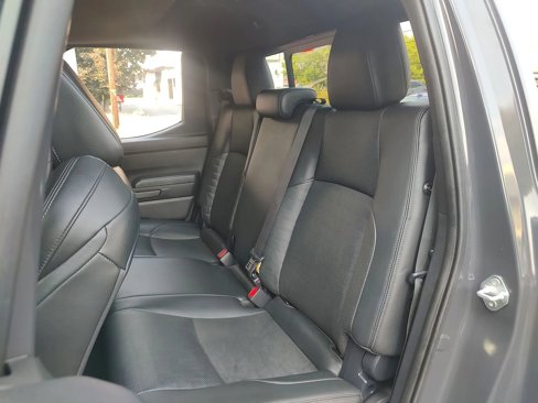 Used 2024 Toyota Tacoma TRD Off-Road image 25