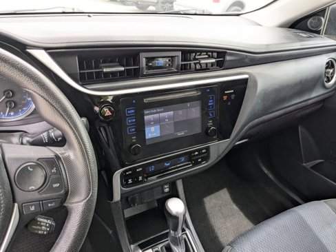 Used 2017 Toyota Corolla LE image 12