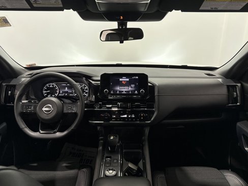 Used 2023 Nissan Pathfinder Rock Creek image 2
