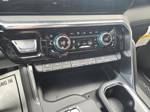 New 2025 GMC Sierra 1500 Denali w/ Denali Reserve Package image 17