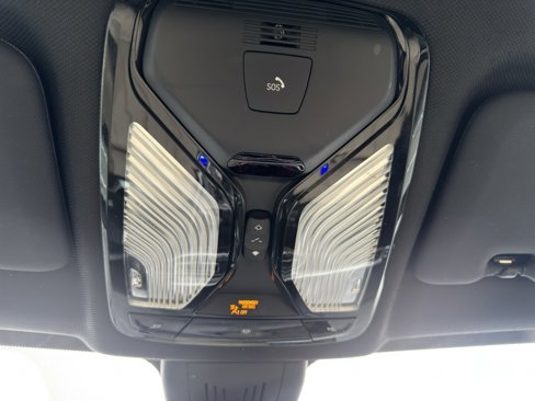 Used 2020 BMW X5 xDrive40i w/ Premium Package image 28