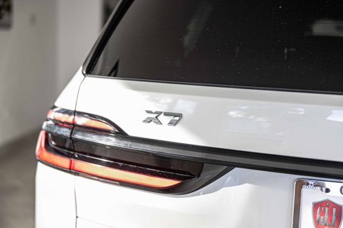 Used 2025 BMW X7 M60i w/ Climate Comfort Package image 16