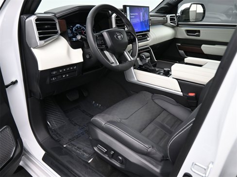 Used 2024 Toyota Sequoia Capstone image 2