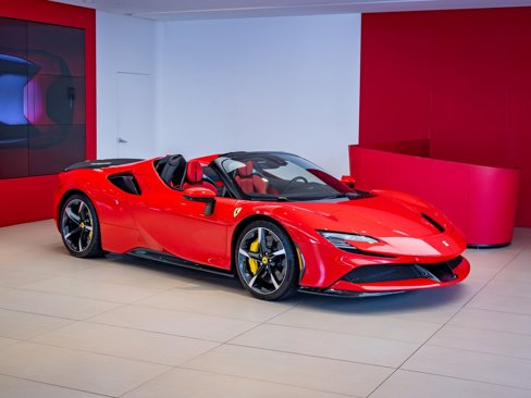 Used 2023 Ferrari SF90 Spider image 1