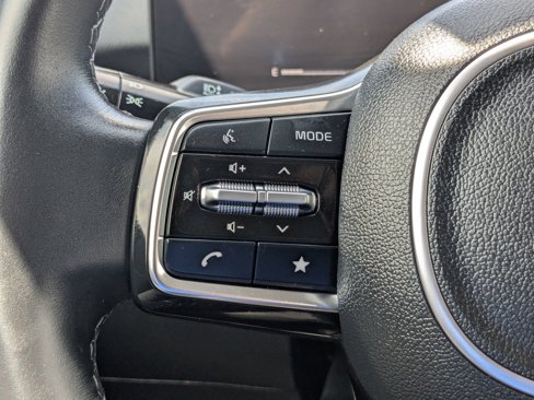 Used 2025 Kia Sorento S image 21