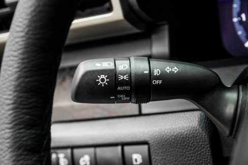 Used 2025 Toyota Tacoma Limited image 30