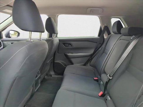 Used 2024 Nissan Rogue S image 18