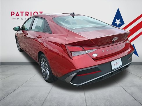 Certified 2024 Hyundai Elantra SEL image 46