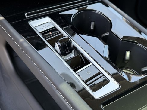 New 2025 Volkswagen Atlas SEL Premium R-Line image 19