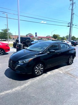 Used 2023 Nissan Versa SV image 2