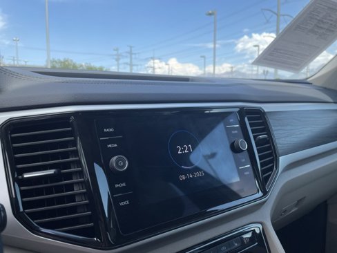Used 2023 Volkswagen Atlas SE image 26
