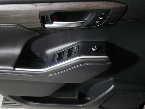 Used 2020 Toyota Highlander Limited image 19