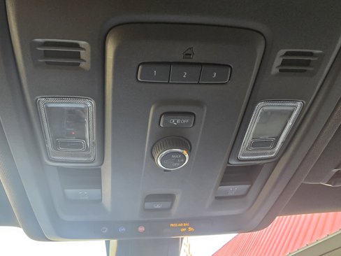 Used 2022 Chevrolet Tahoe Z71 image 26