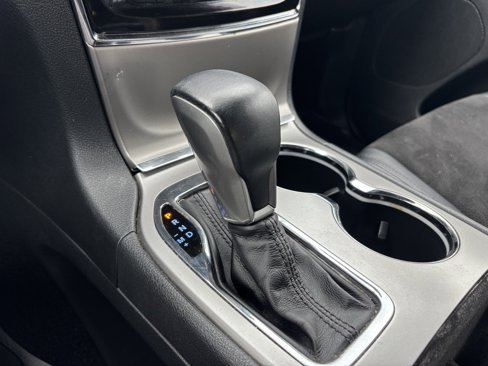 Used 2019 Jeep Grand Cherokee Laredo w/ Laredo X Package image 23