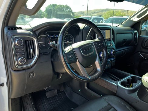 Used 2022 GMC Sierra 3500 Denali w/ Denali Ultimate Package image 11