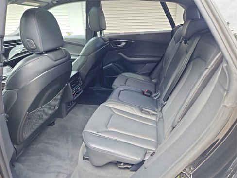 Used 2024 Audi Q8 Prestige image 38