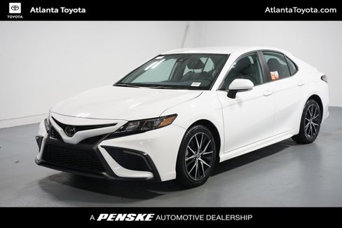 Certified 2024 Toyota Camry SE image 1