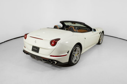 Used 2017 Ferrari California T image 9