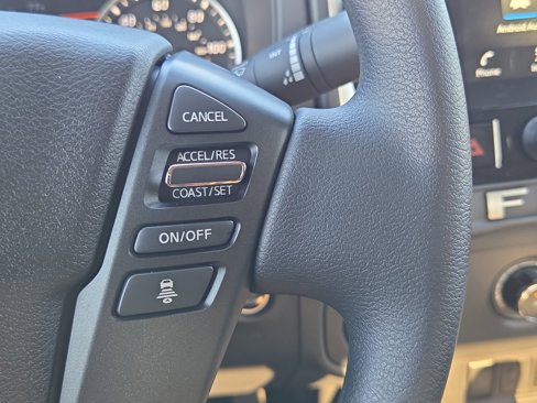 Used 2025 Nissan Frontier SV image 18
