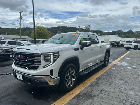 Used 2022 GMC Sierra 1500 SLT w/ SLT Premium Plus Package image 4