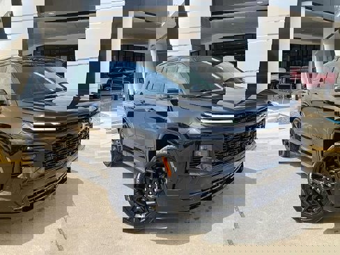 Used 2024 Chevrolet Traverse RS w/ LPO, Floor Liner Package image 2