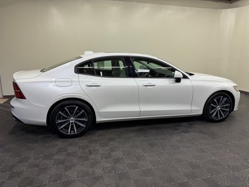 Used 2021 Volvo S60 T6 Momentum image 12