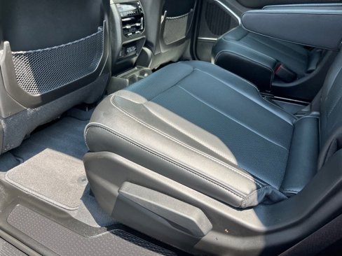 Used 2023 Jeep Grand Cherokee L Overland image 13