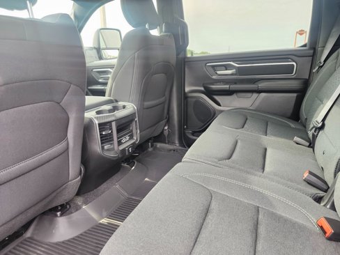 New 2025 RAM 1500 4x4 Crew Cab image 8