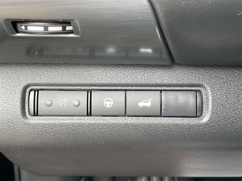 Certified 2024 Nissan Pathfinder SL image 19
